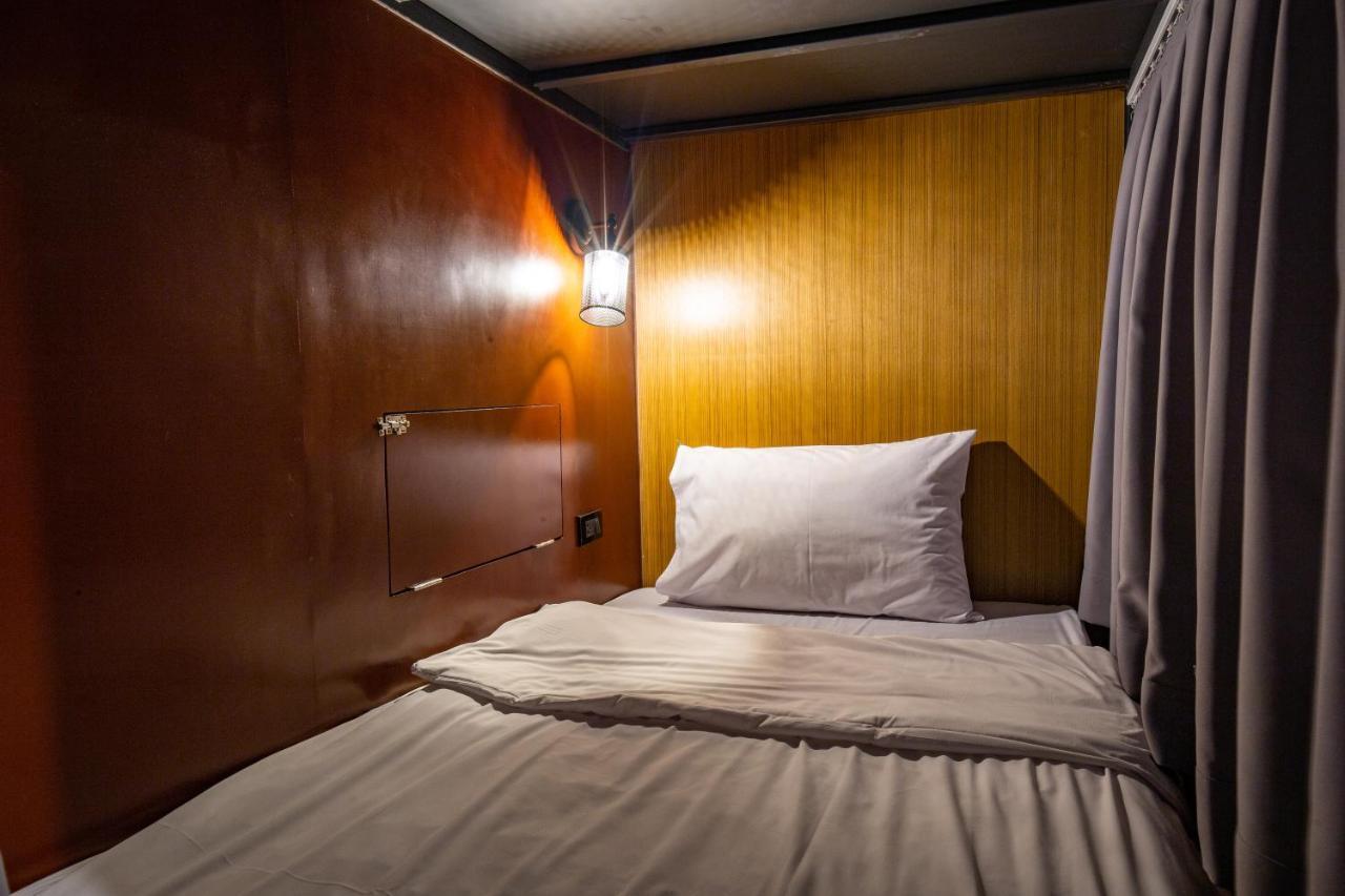 Bed 24-Bed Mixed Dormitory Room